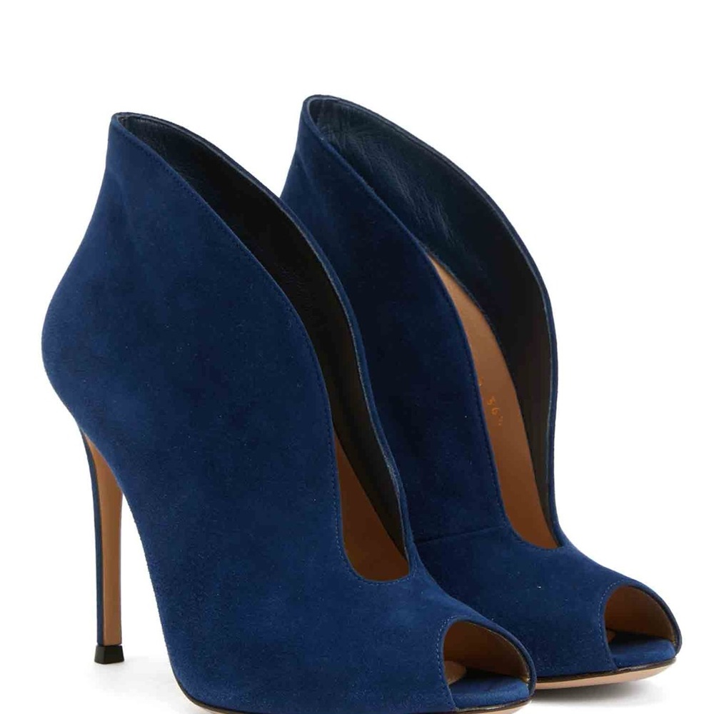 Gianvito Rossi Blue Heels with Peep-Toe Design